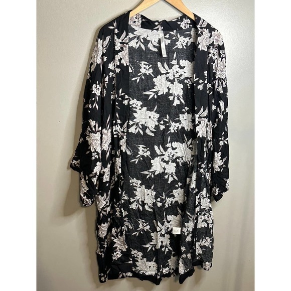 Spiritual Gangster Tie‎ Front Kimono Robe Top One Size Black Pink Floral - Picture 1 of 5